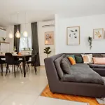 Apartment Lumary