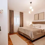Apartment Lumary