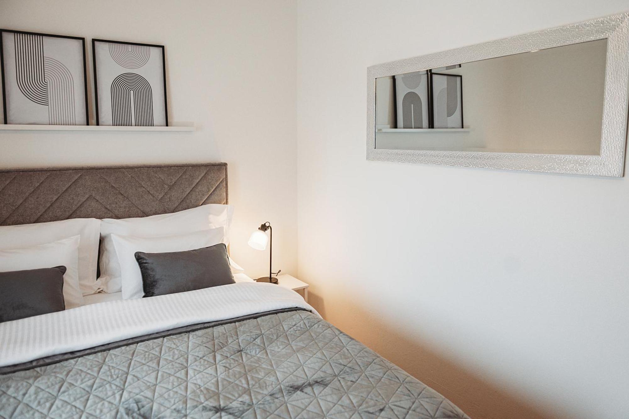 Lumary Apartament *
